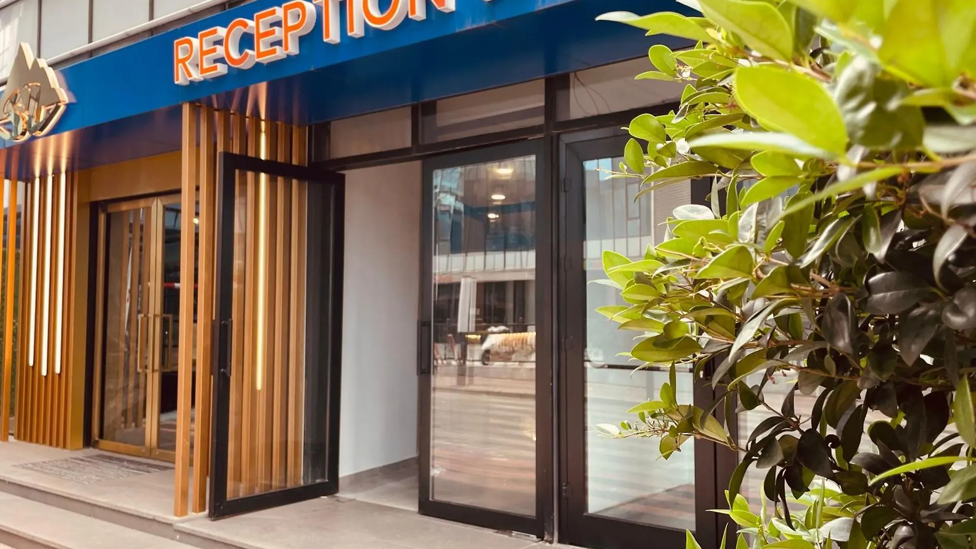 33 Luxury Apartment Batumi